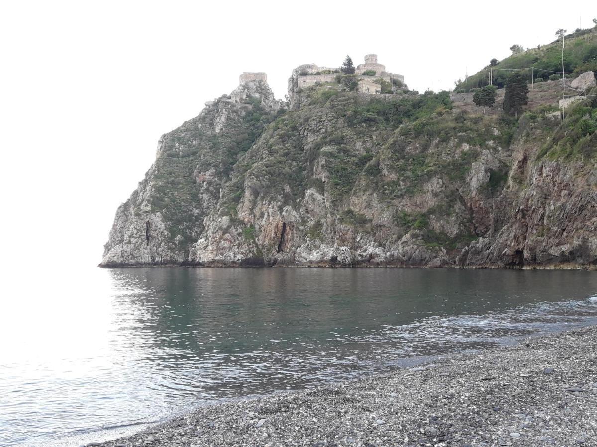 Casa Nupi Apartment Sant'Alessio Siculo Ngoại thất bức ảnh